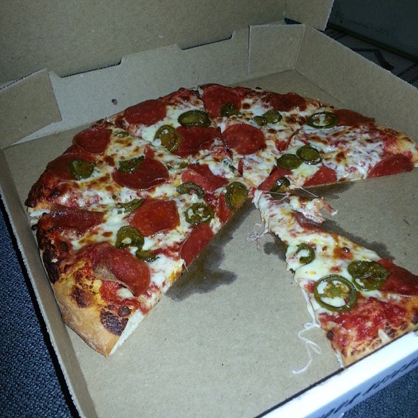 9/11/2014 tarihinde Pop N.ziyaretçi tarafından Pop N Pizza'de çekilen fotoğraf