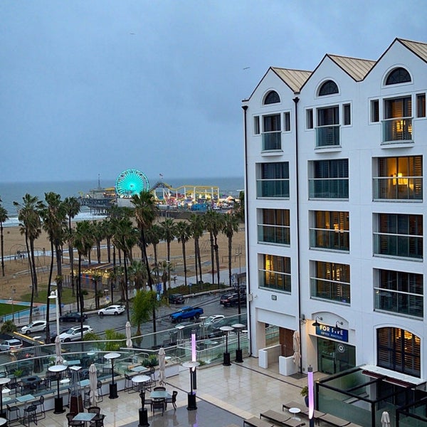 Foto tomada en Loews Santa Monica Beach Hotel  por Meshari el 1/16/2023