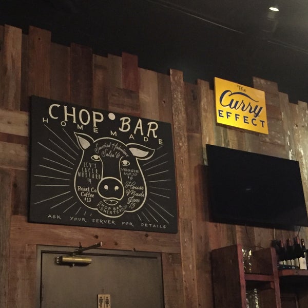 Foto tirada no(a) Chop Bar por Dolly M. em 12/9/2017
