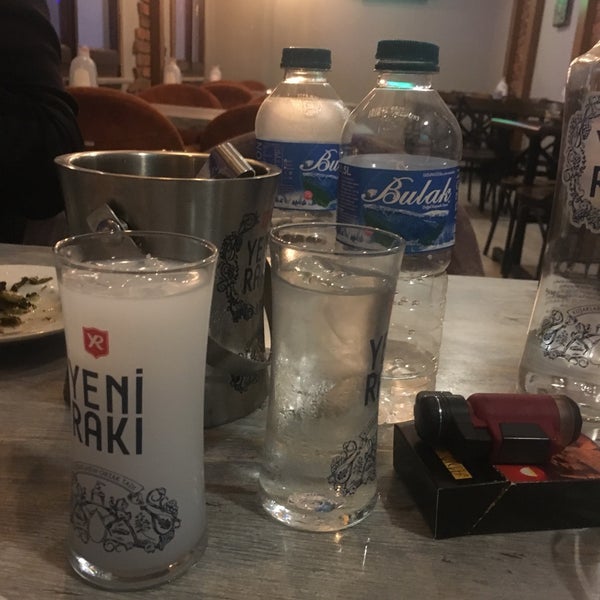 Foto tirada no(a) Şişman Efes Pub por AHMET K. em 10/21/2019