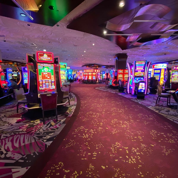 Foto tomada en The Mirage Hotel &amp; Casino  por Mohamed el 11/15/2023