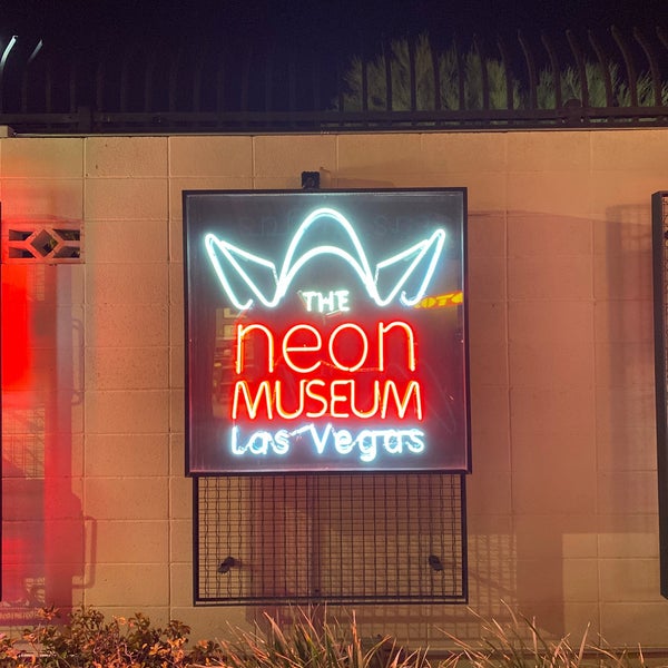 Снимок сделан в The Neon Museum пользователем Mohamed 11/17/2023