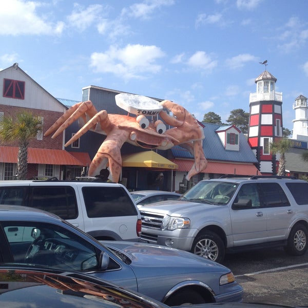 Foto scattata a Giant Crab Seafood Restaurant da Randal il 4/21/2013