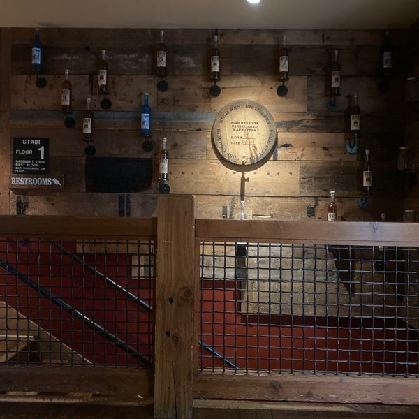 Foto scattata a High West Distillery &amp; Saloon da Polina G. il 12/11/2022