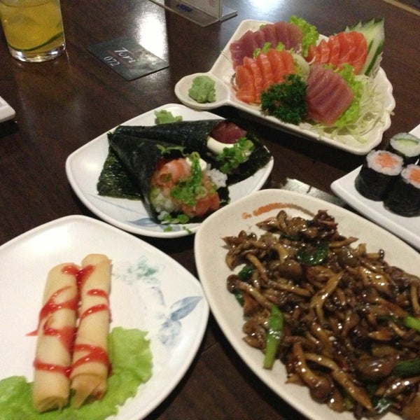 รูปภาพถ่ายที่ Restaurante Sushi Tori | 鳥 โดย &#39;Marcos V. เมื่อ 7/8/2013