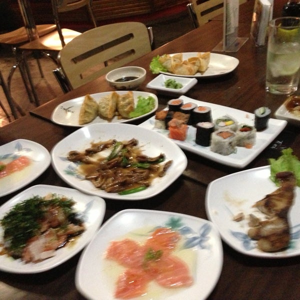 Das Foto wurde bei Restaurante Sushi Tori | 鳥 von &#39;Marcos V. am 5/7/2013 aufgenommen