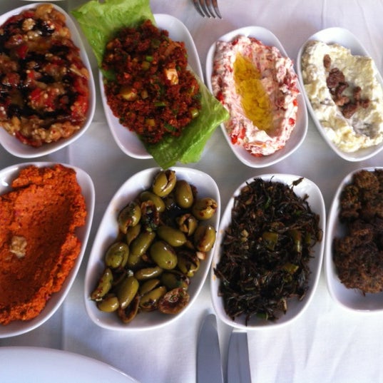 รูปภาพถ่ายที่ Antakya Restaurant โดย Jacob d. เมื่อ 10/4/2012