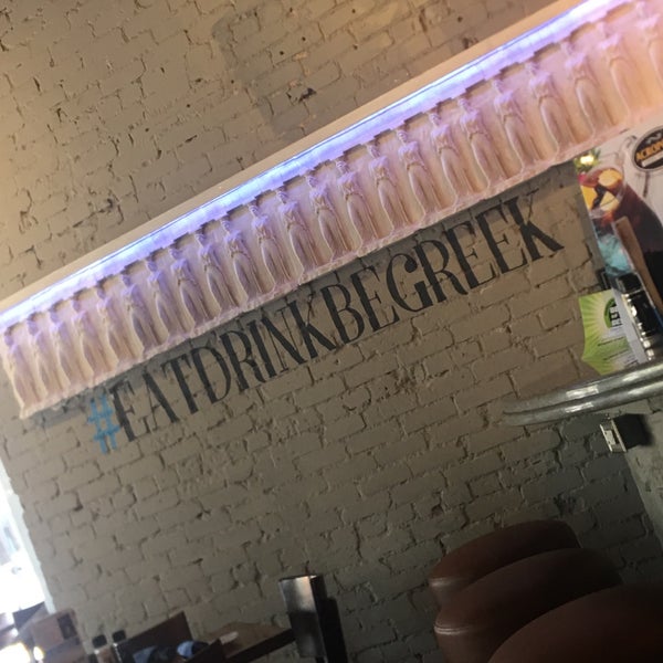 Das Foto wurde bei Acropolis Greek Taverna von Jay K. am 6/8/2019 aufgenommen