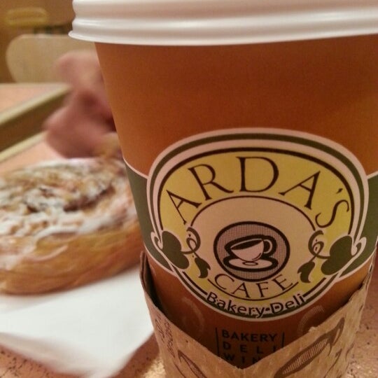 Photo prise au Arda&#39;s Cafe par Moshe L. le11/28/2012