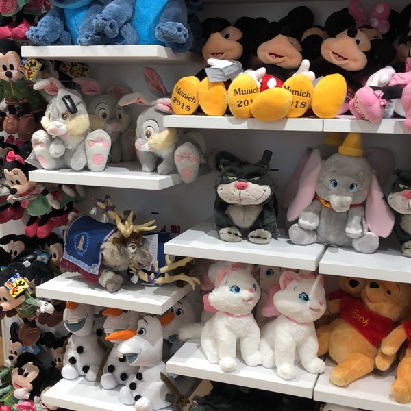 Photo taken at Disney Store by Brigitta G. on 10/19/2018
