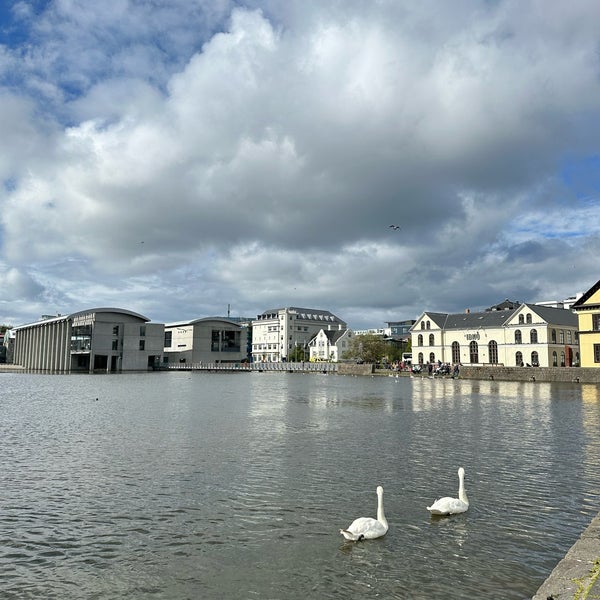 Foto diambil di Reykjavík oleh tzetee pada 8/5/2023