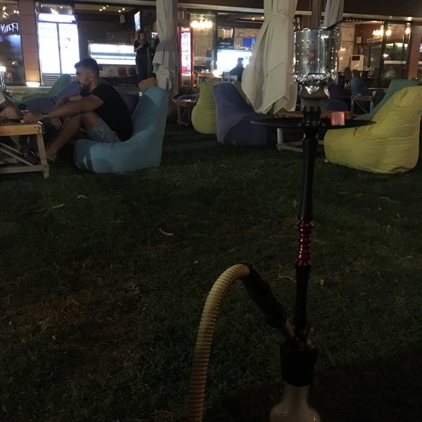 Das Foto wurde bei Karesi Cafe &amp; Restaurant von Feriha Ç. am 7/23/2019 aufgenommen
