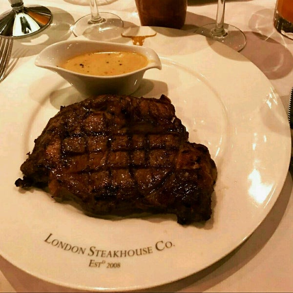 Photo taken at London Steakhouse Co. by Mohammad on 4/27/2017