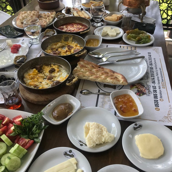 Das Foto wurde bei Kasr-ı Ala Restaurant von Haşim Ö. am 7/13/2020 aufgenommen