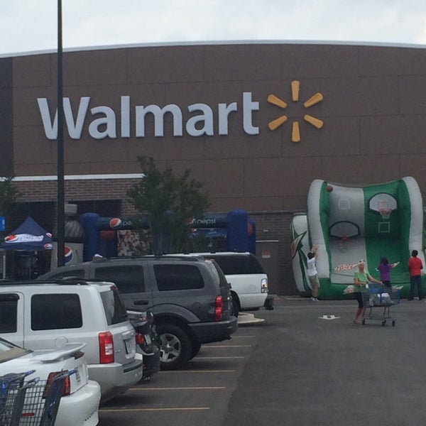 次 で の 写 真.Walmart - Holly Springs の 大 型 店