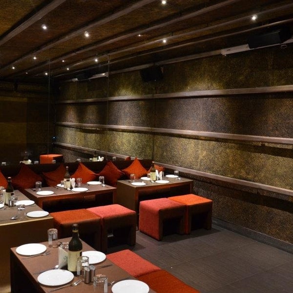 Grosvenor dubai. Lounge 10. Бар дубай. Лаунж 10 шенилл. Риксос абу даби рестораны.