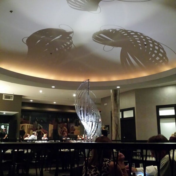 9/7/2013 tarihinde Donna M.ziyaretçi tarafından Venue Restaurant &amp; Lounge'de çekilen fotoğraf