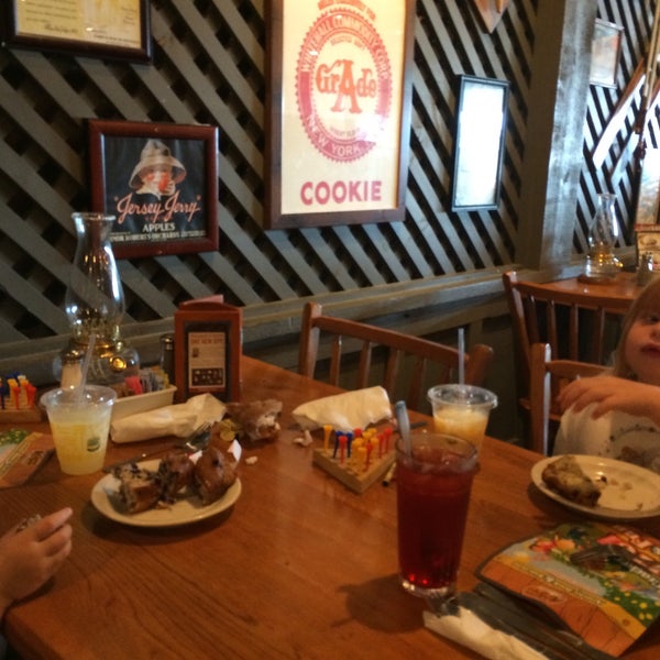 Fotos en Cracker Barrel Old Country Store WV