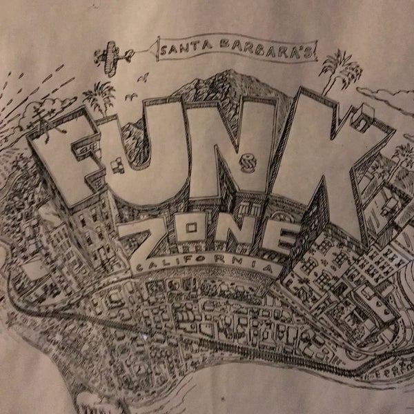 Foto diambil di The Funk Zone oleh Andy pada 3/12/2021