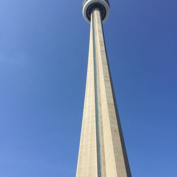 Das Foto wurde bei CN Tower von Efi K. am 8/5/2016 aufgenommen