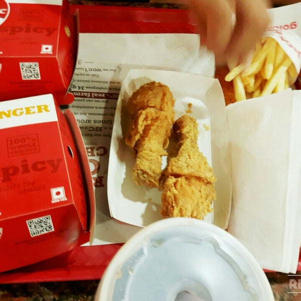 Kfc центральный. Кейфси костирёва. Кфс в централ парке. Kfc центральный. Адлер тц плаза кфс.