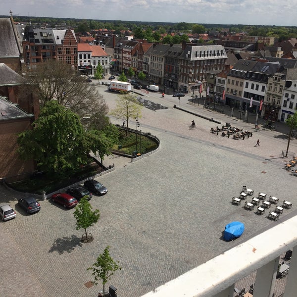 Stadhuis Turnhout, Provincie Antwerpen