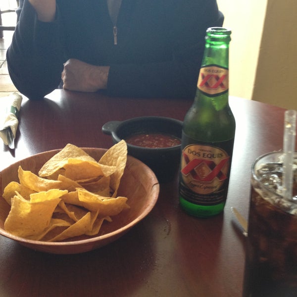 4/18/2013にSusie K.がLuchita&#39;s Mexican Restaurantで撮った写真