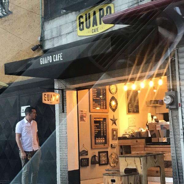 รูปภาพถ่ายที่ Guapo Café โดย Pao R. เมื่อ 5/10/2019