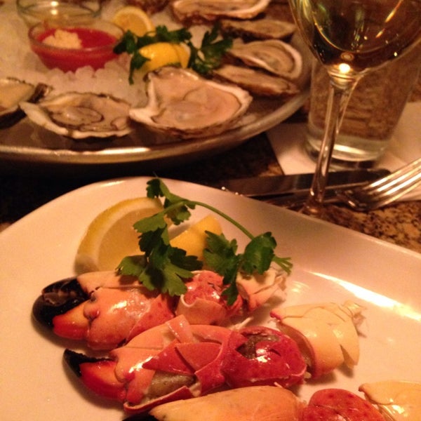 Снимок сделан в Banks&#39; Seafood Kitchen &amp; Raw Bar пользователем Maya C. 2/20/2014