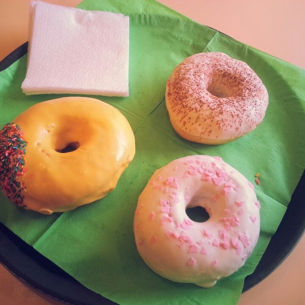 Снимок сделан в MO Donuts &amp; Coffee пользователем ♥️Sviridenko♥️ 3/31/2013