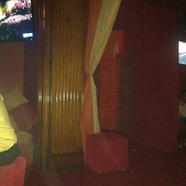 4/14/2013にSian V.がOm Bar Loungeで撮った写真