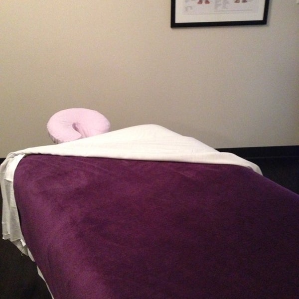 Снимок сделан в Massage Envy - Pearl Highlands Center пользователем Annette B. 3/12/2014