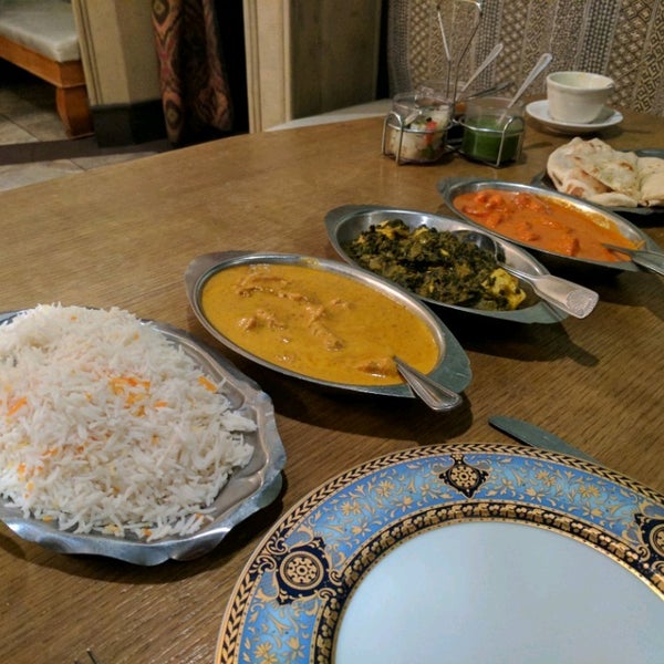Снимок сделан в Anarkali Indian Restaurant пользователем Richard 2/19/2017