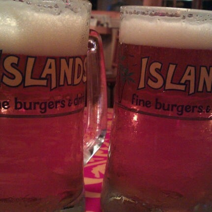 Das Foto wurde bei Islands Restaurant von Andrea C. am 12/22/2012 aufgenommen
