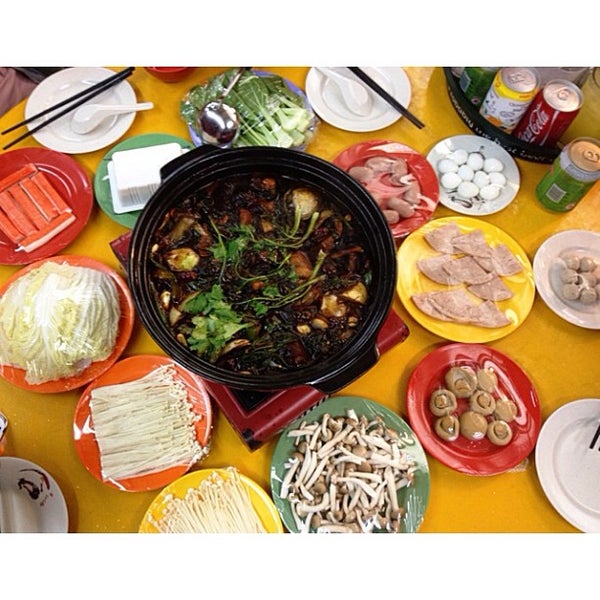 8/19/2013にJoan S.がQi Wei Chicken Claypot 奇味鸡煲で撮った写真