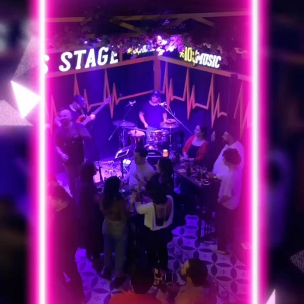 Foto scattata a Hops Irish Pub&amp;Stage da Emre Ş. il 3/10/2022
