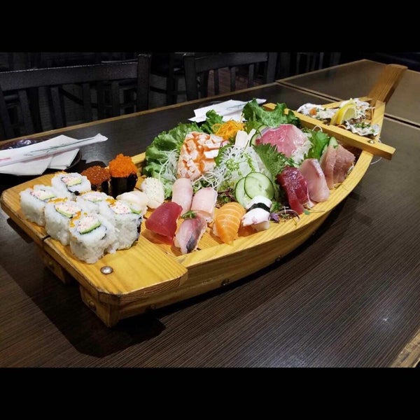 Photo taken at Blue Fin Sushi by Savio Y. on 3/11/2019