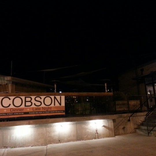 รูปภาพถ่ายที่ The Jacobson โดย Robert J. เมื่อ 12/13/2012