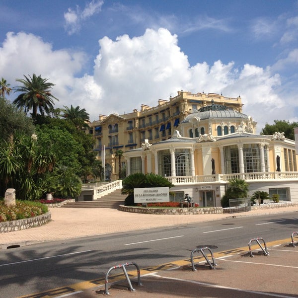 8/25/2013 tarihinde Мария С.ziyaretçi tarafından Hotel Royal-Riviera'de çekilen fotoğraf