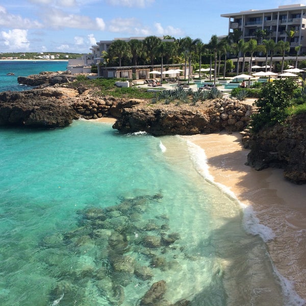 Photo taken at Four Seasons Resort and Residences Anguilla by LaVerrrgui on 11/16/2016