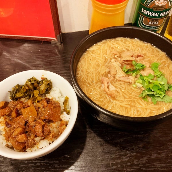 Das Foto wurde bei 台湾麺線 von 海月 . am 12/4/2019 aufgenommen