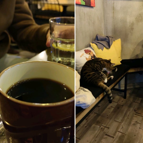 Foto scattata a Taş Cafe da Ferhat il 11/17/2021