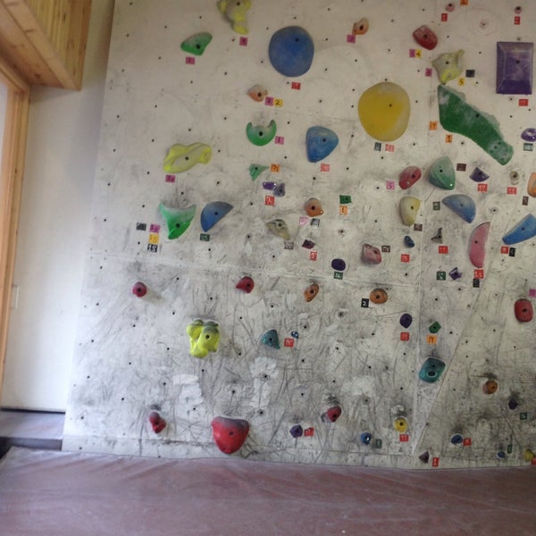 Boulder Village クライミングジム