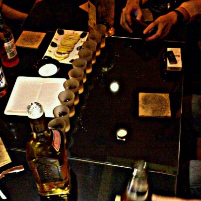 Foto tirada no(a) Izumi Sake Bar por Majid N. em 1/16/2013