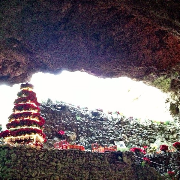 รูปภาพถ่ายที่ La Gruta Teotihuacan โดย La Gruta T. เมื่อ 12/23/2012