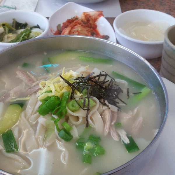 Ma Dang Gook Soo 마당국수 - 팁 32개에서의 사진 Ma Dang Gook Soo 마당국수 - 팁 32개에서의 사진