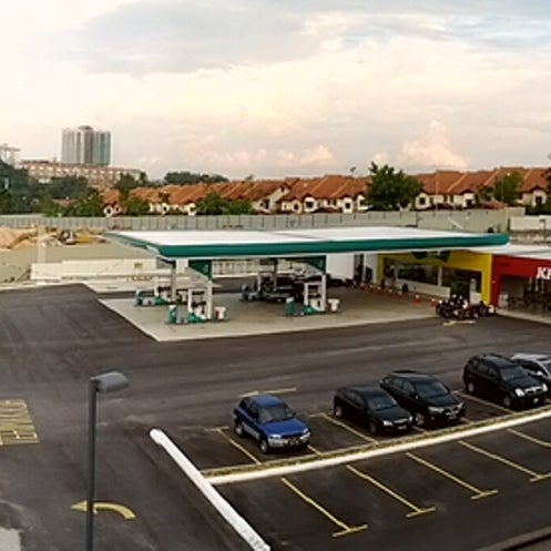 Petronas Bdr Alam Damai Gas Station