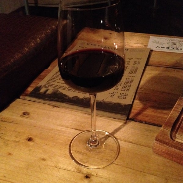 12/3/2013 tarihinde Emma M.ziyaretçi tarafından Victualler Wine Bar'de çekilen fotoğraf