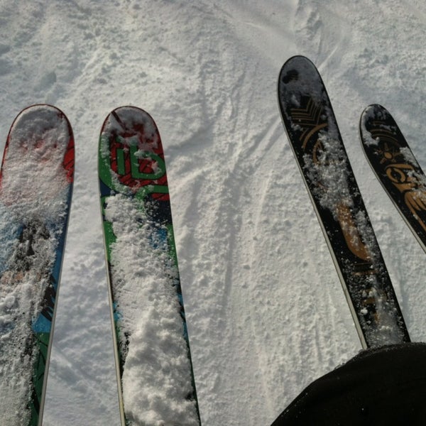 รูปภาพถ่ายที่ HoliMont Ski Area โดย Pat M. เมื่อ 3/20/2013