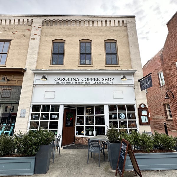 รูปภาพถ่ายที่ Carolina Coffee Shop โดย Archie R. เมื่อ 12/26/2022